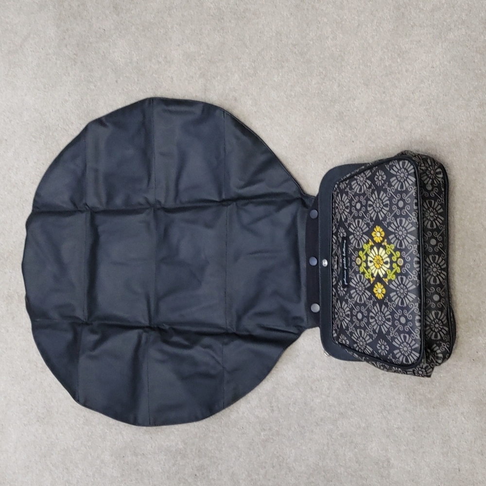 Petunia Pickle Bottom Diaper Bag Handbag - Picture 11 of 14